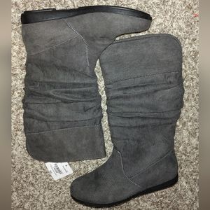 St. John's Bay Women's Kimble Flat Heel Slouchy Boots Color Gray Size 7